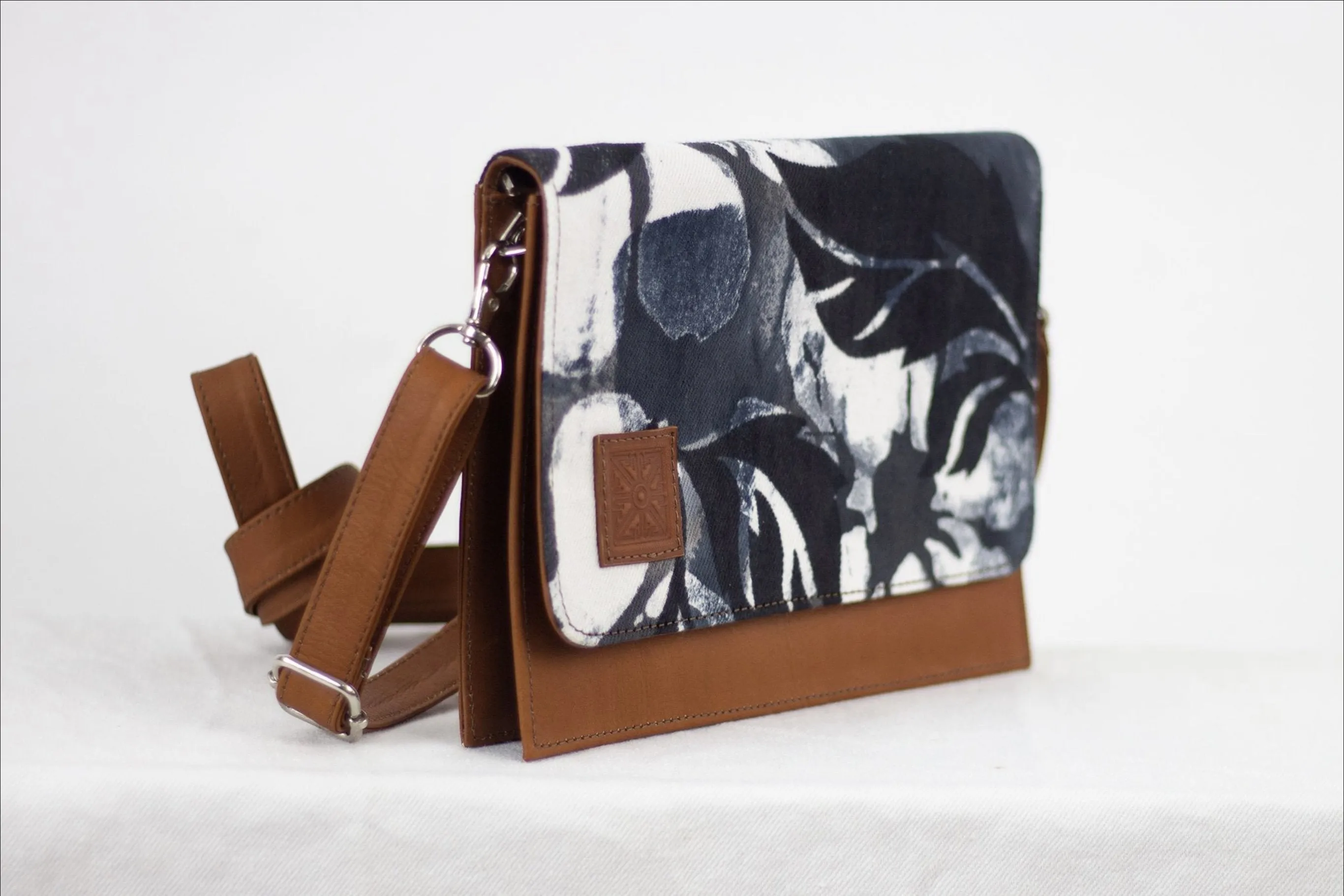 Clutch Purse - Cross Body - Hula Nights