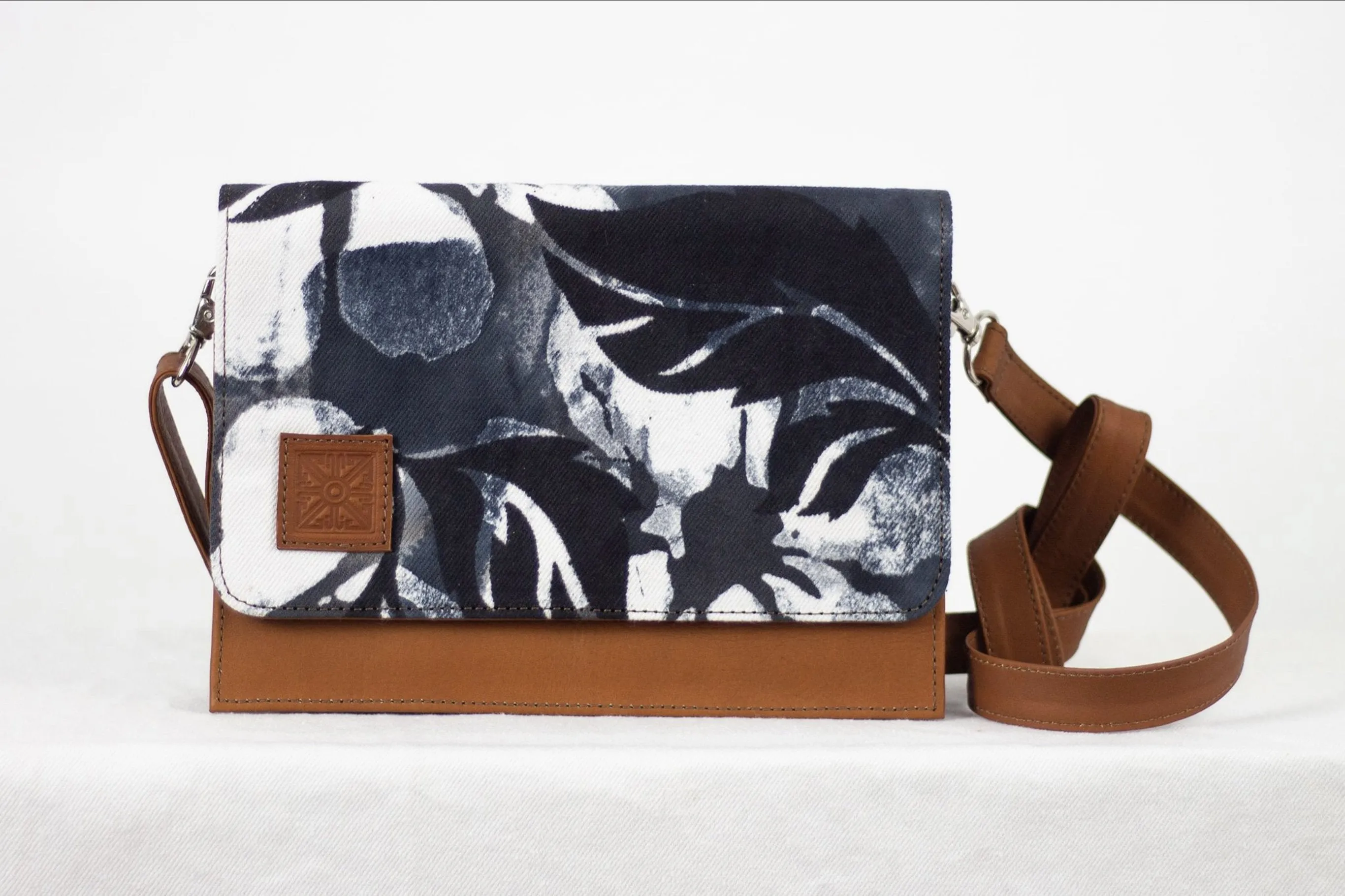 Clutch Purse - Cross Body - Hula Nights