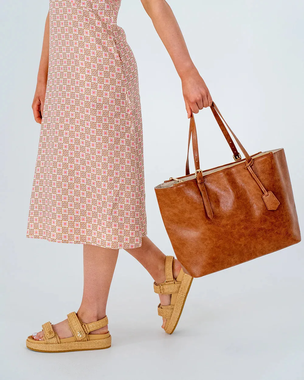 Elms   King - Carmine Tote - Tan & Oyster