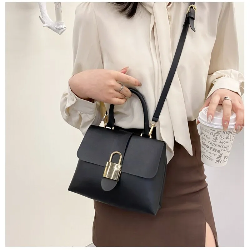 Fashion Women's Shoulder Bag 2021 New Trend Texture Messenger Bag Temperament Small Square Bag Handbag Purses Bags