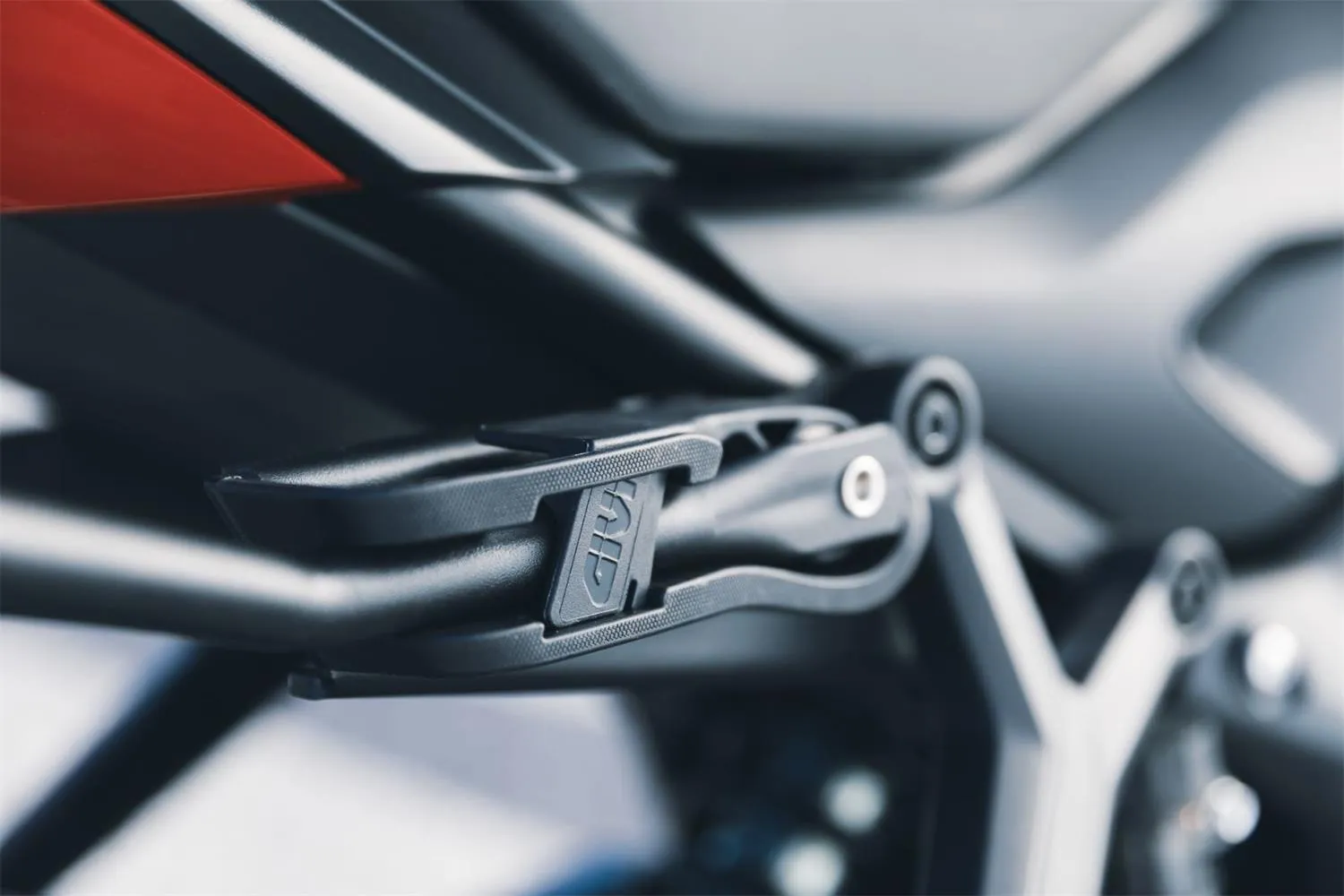 Givi Remove-X Soft Luggage Bracket