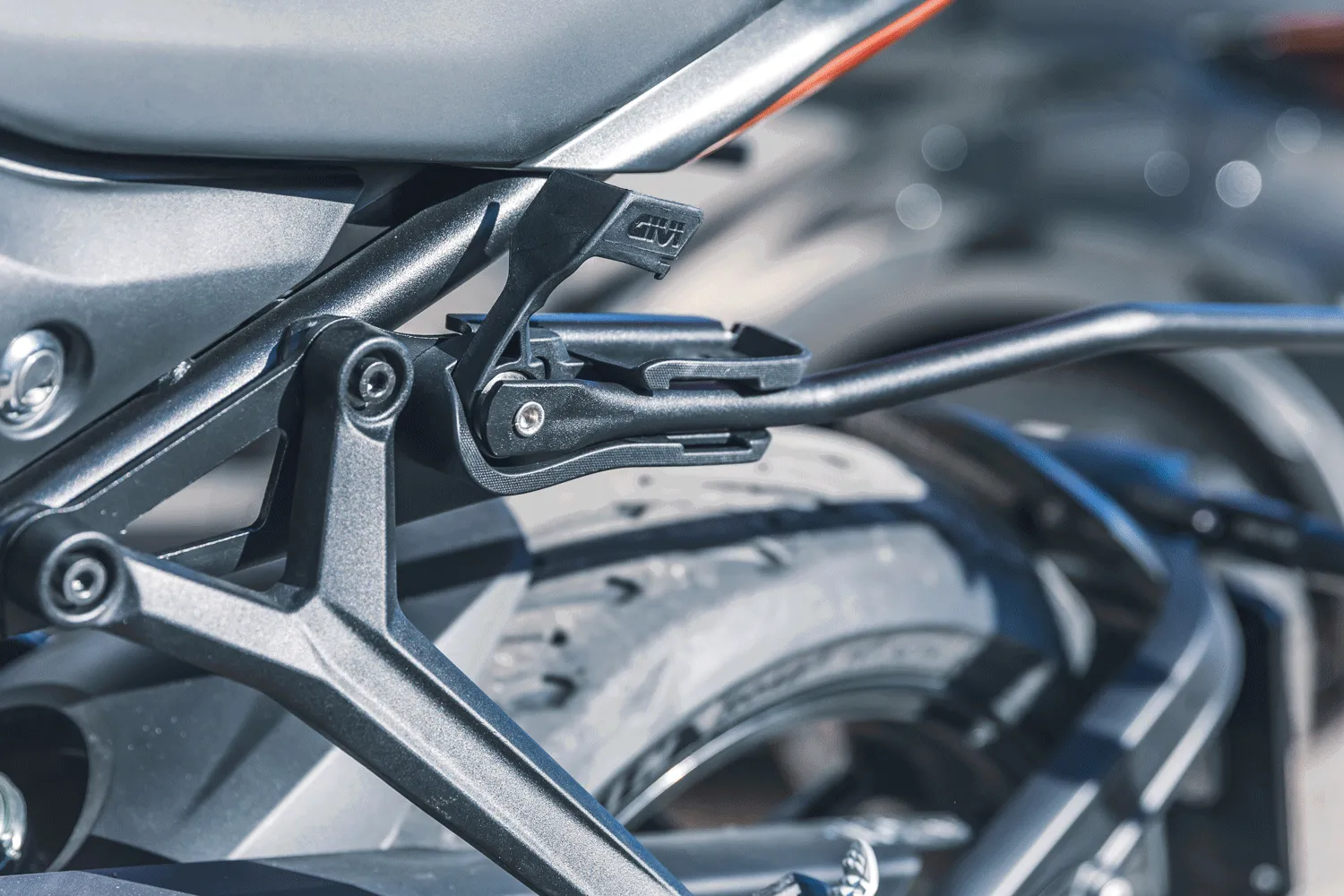 Givi Remove-X Soft Luggage Bracket