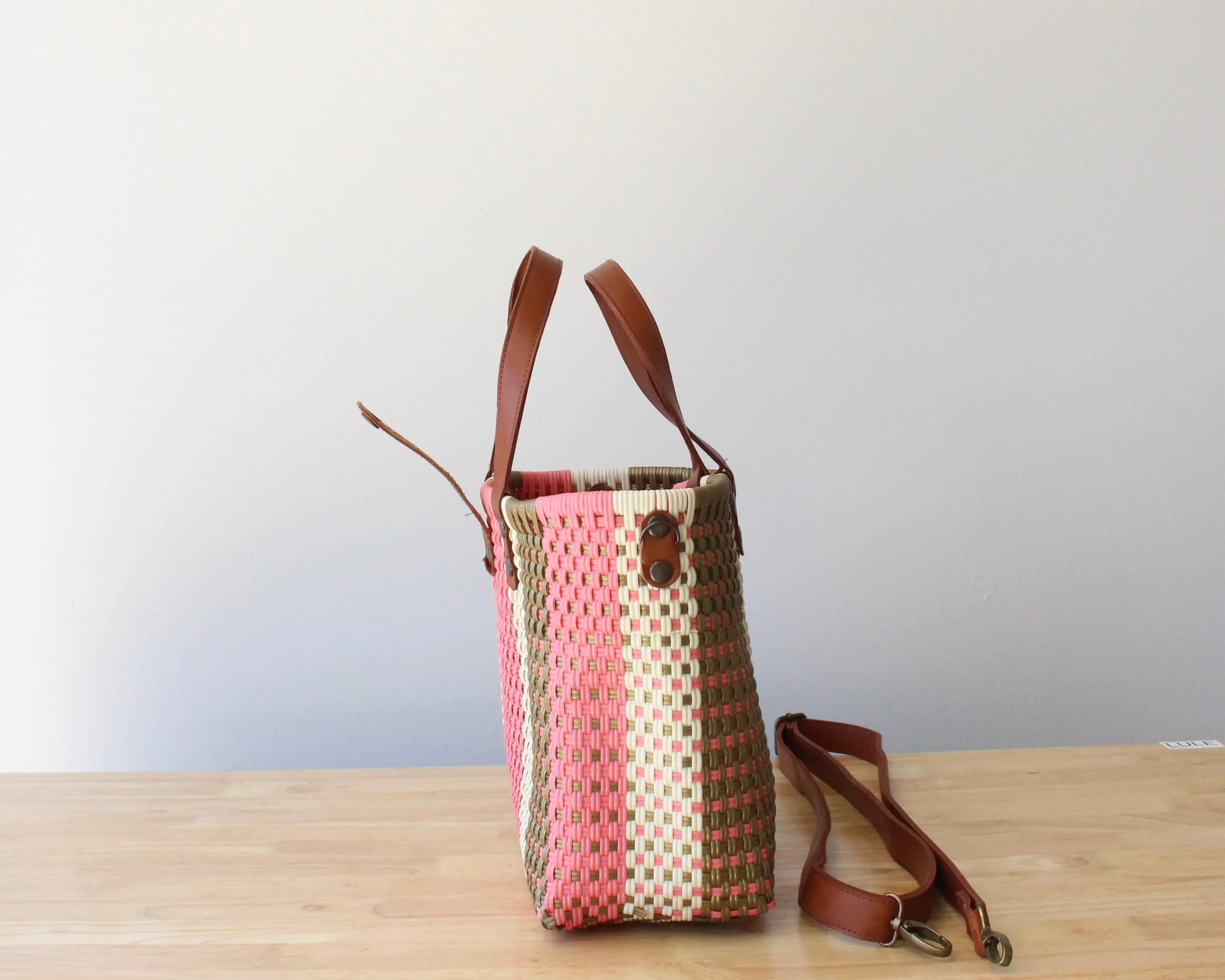 Pink & Gold Handwoven Purse by MexiMexi